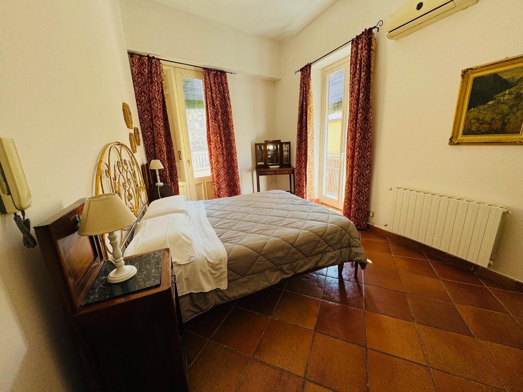 Penthouse Duomo Apartment Чефалу Екстериор снимка